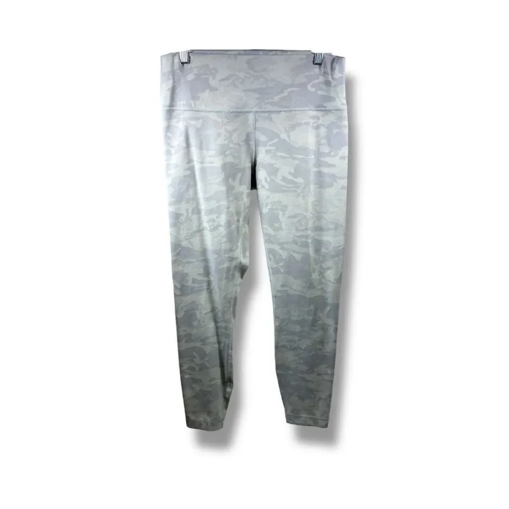 Lululemon Wunder Under High Rise Tight 28” in Incognito Camo Jacquard Alpine Whi